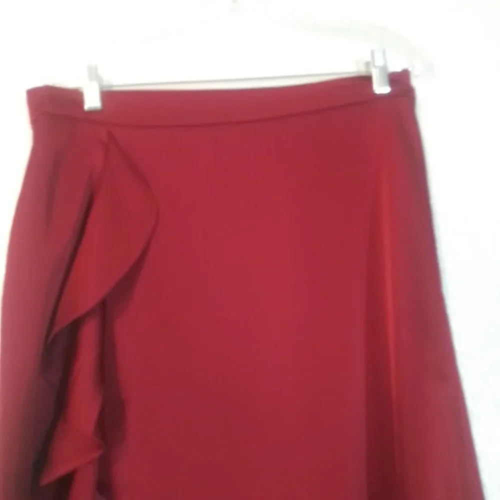 Anne klein women's size 6 dark red ruffle side slit skirt